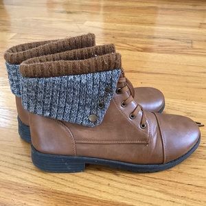 Women’s brown lace up boots